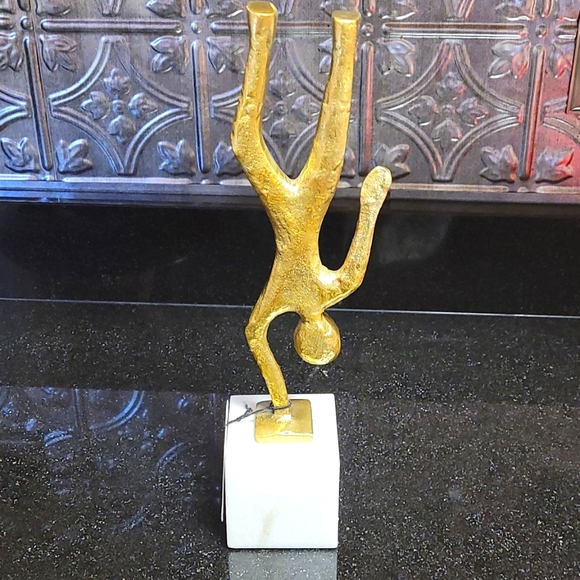 Other - 🤸🏽‍♀️Gymnast Statue